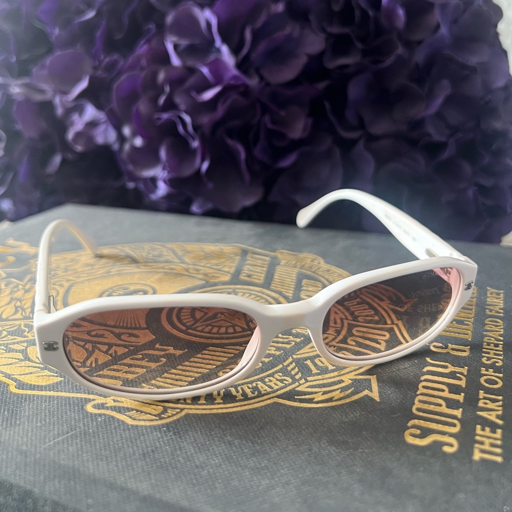 CHANEL Slim Sunglasses‎ w/swarovski Stone at the Frame Original Lens w/hardcase - Picture 9 of 13